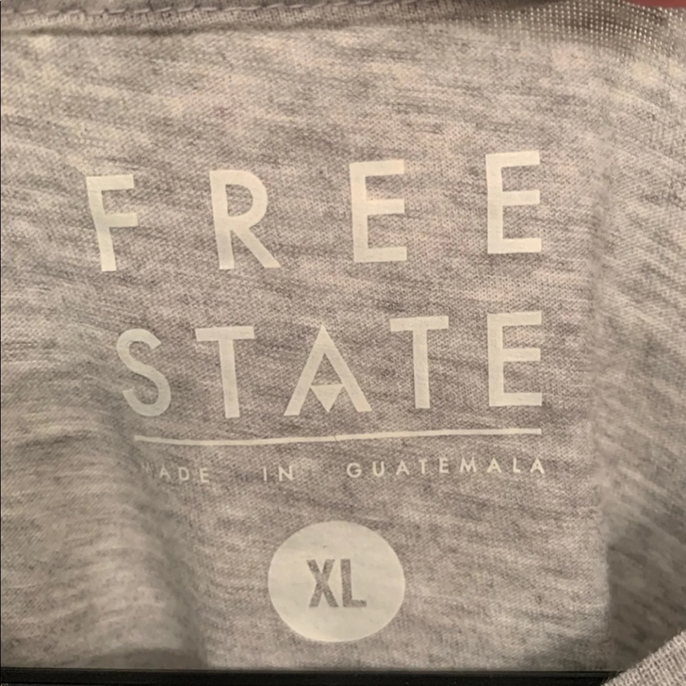 t-shirt - Picture 2 of 3
